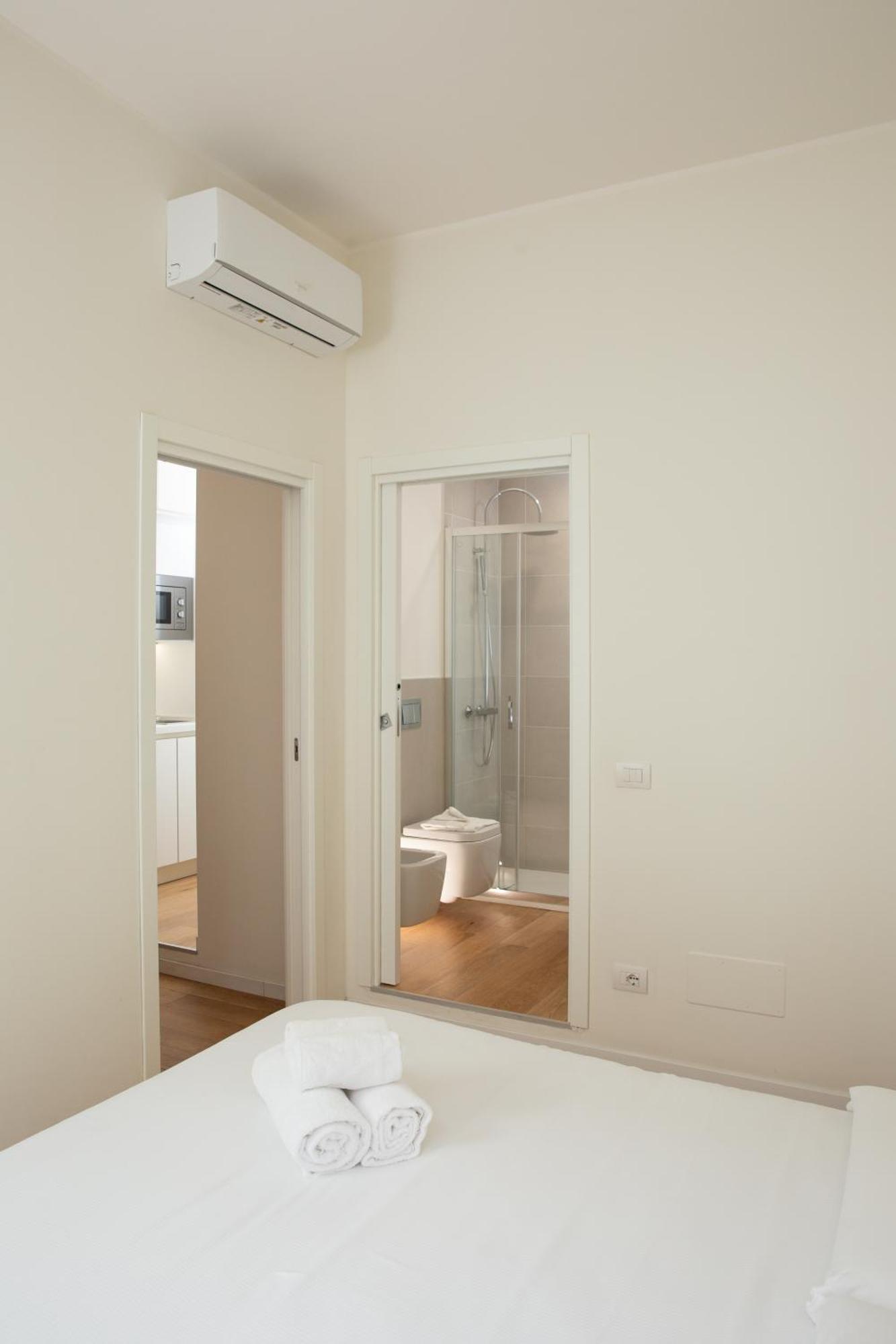 Klimt Central Station - Two Room Apartment Milaan Buitenkant foto