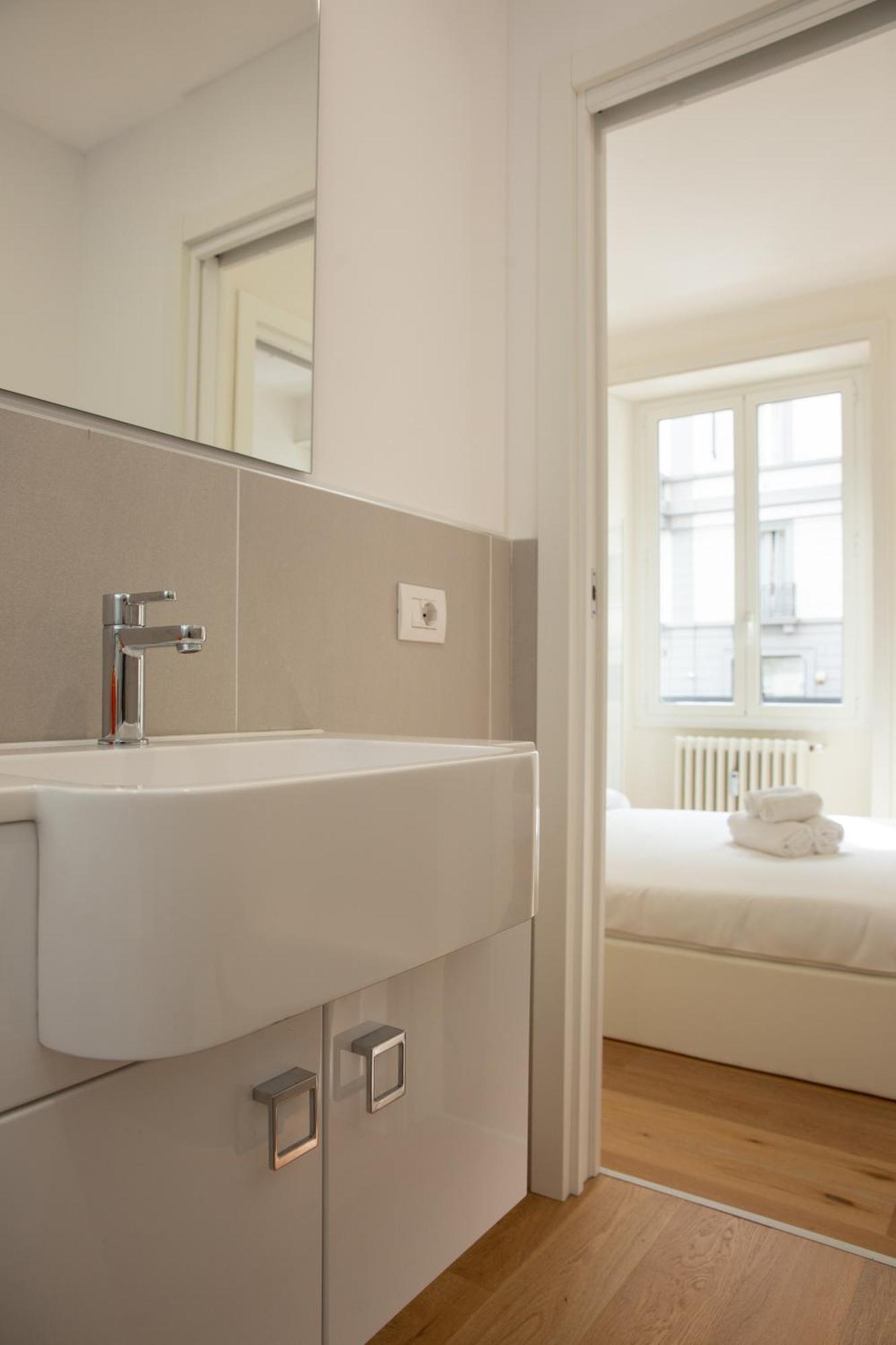 Klimt Central Station - Two Room Apartment Milaan Buitenkant foto