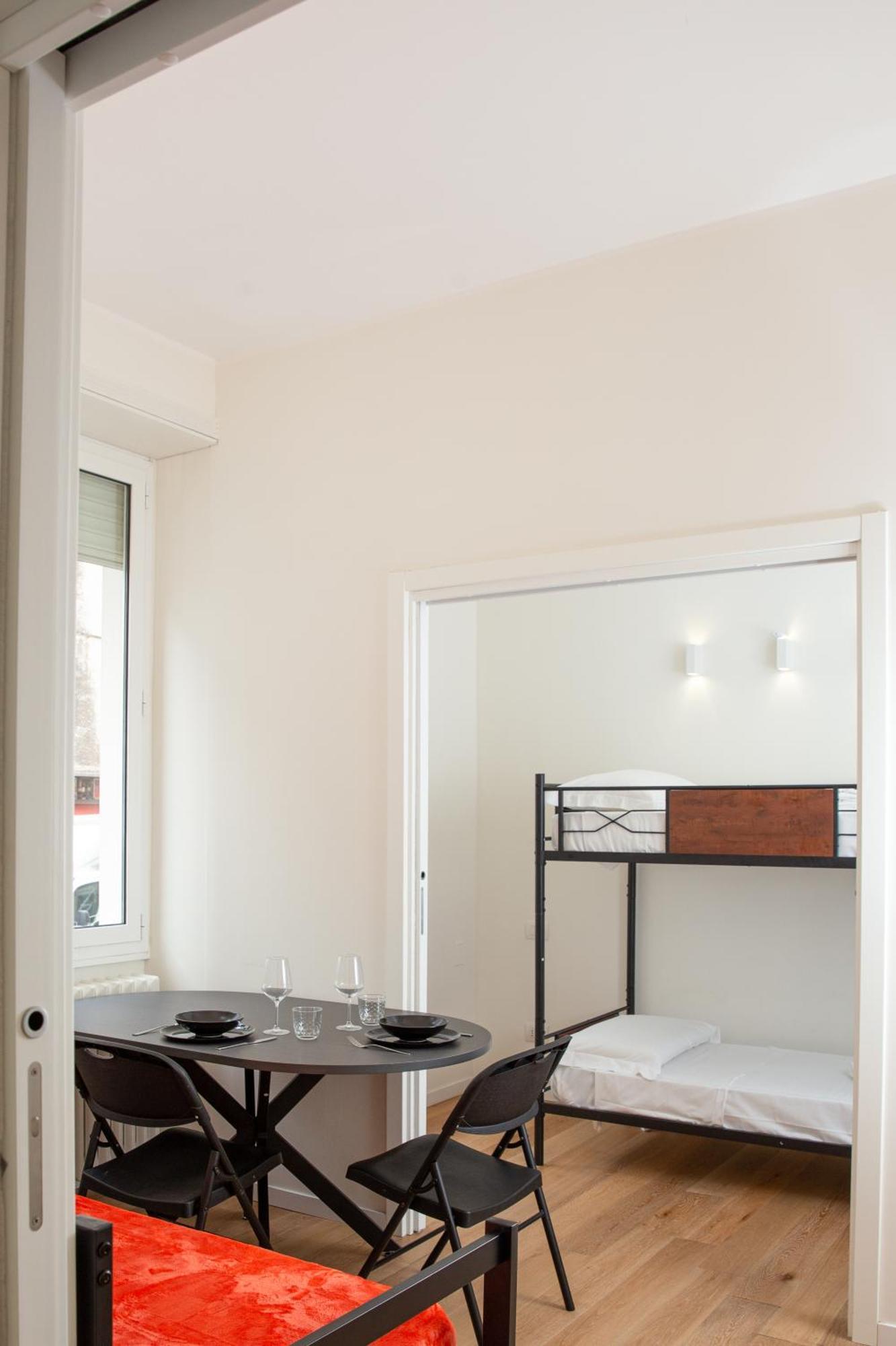 Klimt Central Station - Two Room Apartment Milaan Buitenkant foto