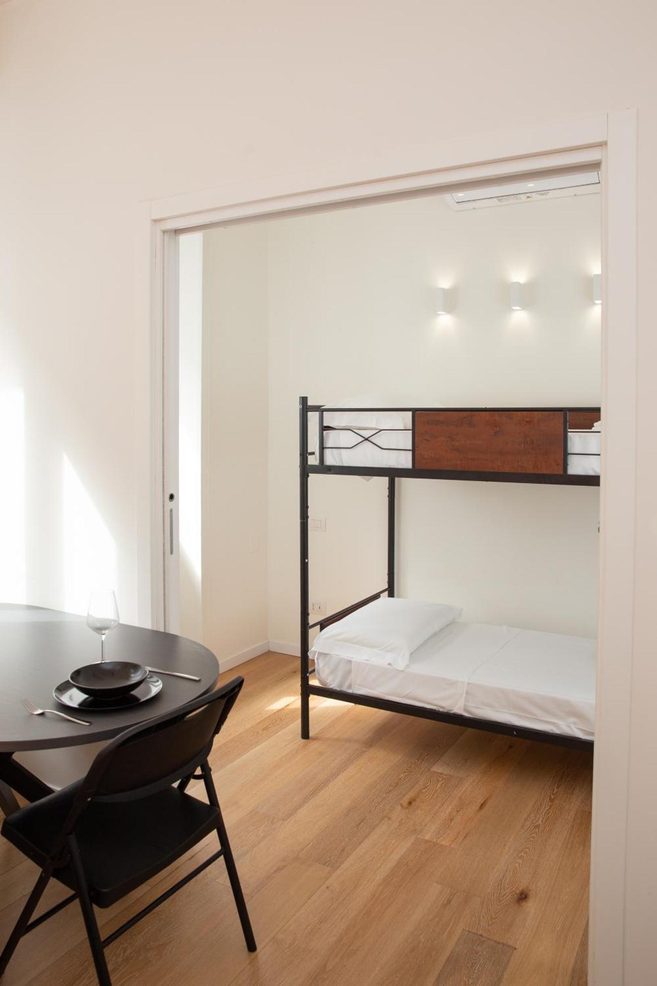 Klimt Central Station - Two Room Apartment Milaan Buitenkant foto